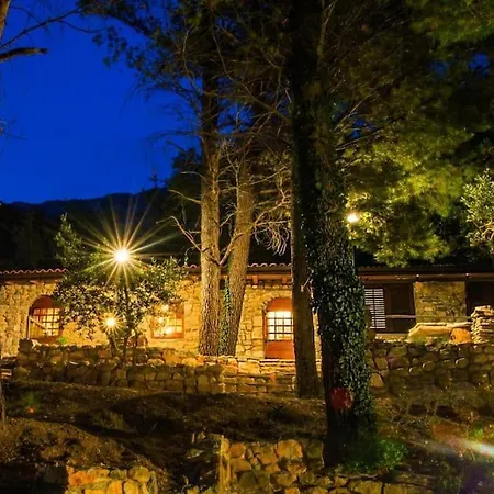Raos - A Special Stonehouse, Brela