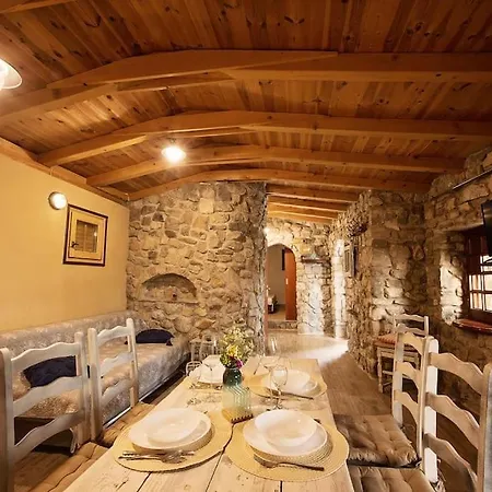Raos - A Special Stonehouse, Brela