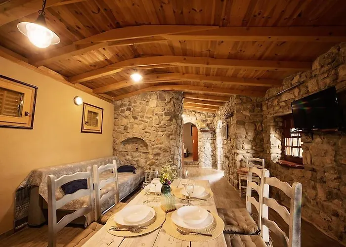 Raos - A Special Stonehouse, Brela