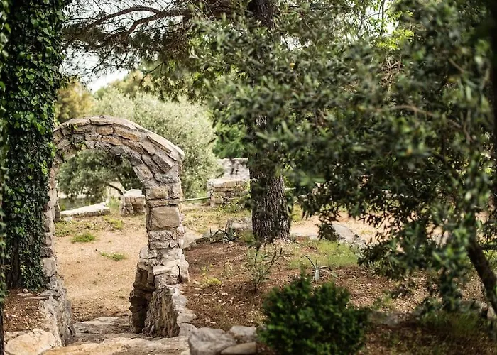 Raos - A Special Stonehouse,